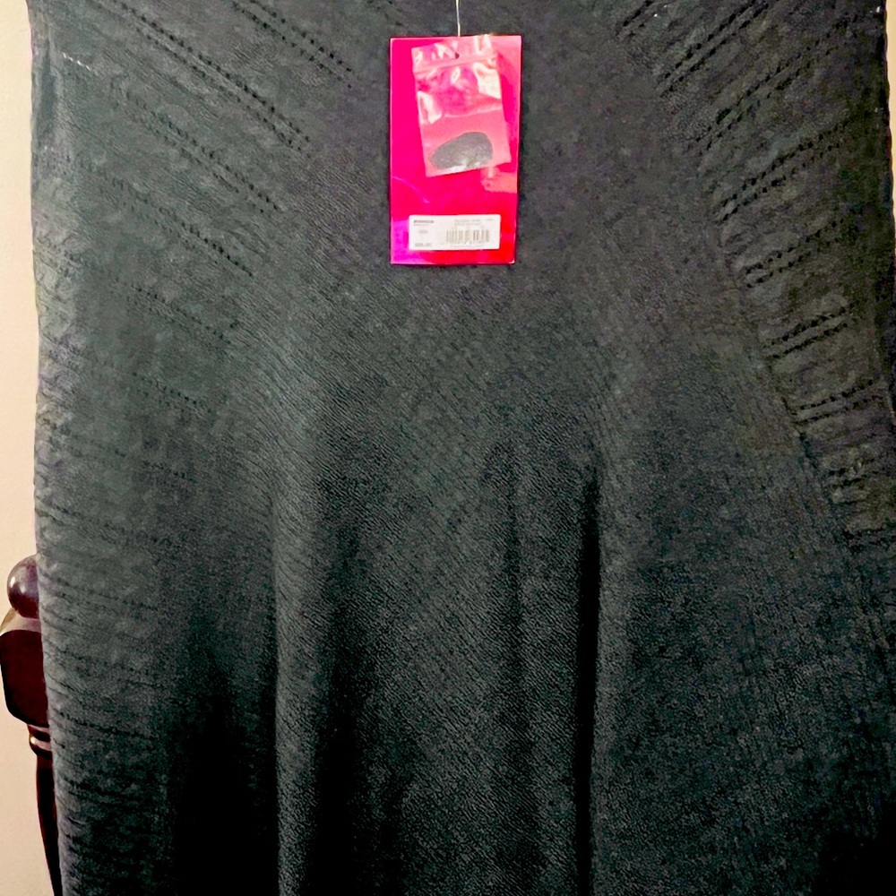 Gray Ponch pullover 212 collection new with tags Kohl’s lightweight Size S/M